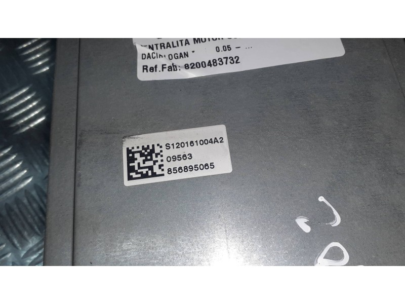 Recambio de centralita motor uce para dacia logan referencia OEM IAM 8200483732 S110140011A SIEMENS