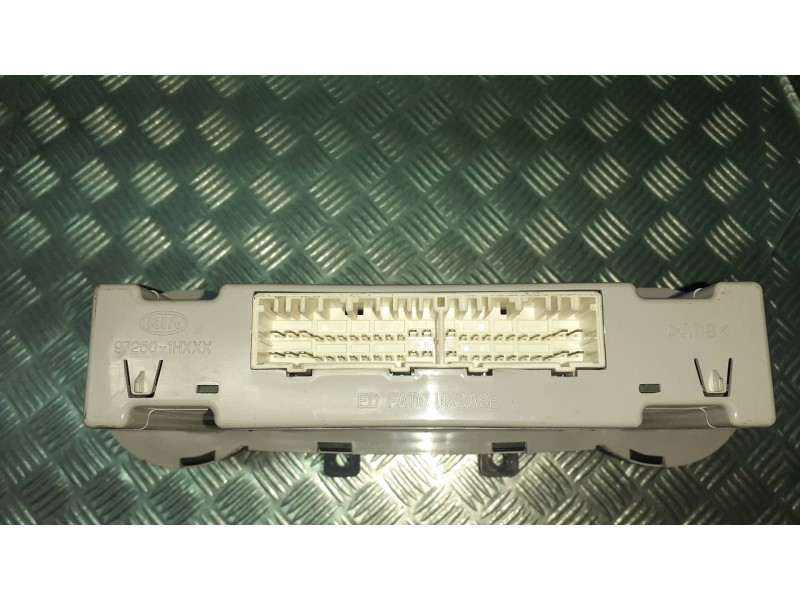 Recambio de mando climatizador para kia cee´d referencia OEM IAM 972501H600 EDDSLBB 