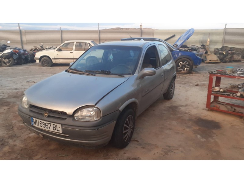 opel corsa b del año 1996