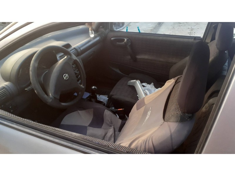 opel corsa b del año 1996