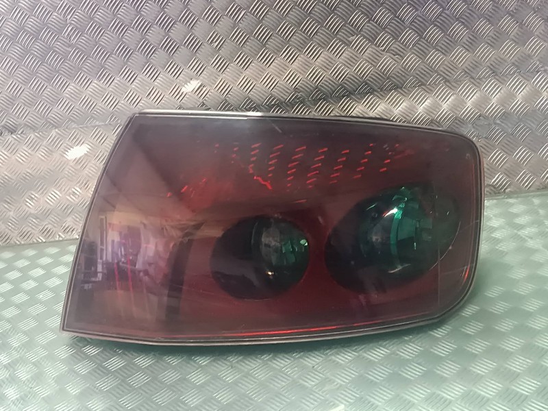 Recambio de piloto trasero derecho para peugeot 407 referencia OEM IAM 9656606280 6 PINES VALEO