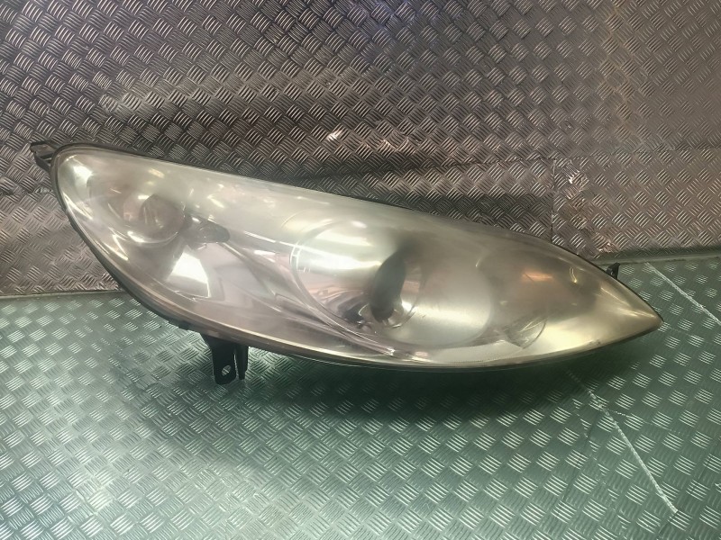 Recambio de faro derecho para peugeot 407 referencia OEM IAM 0301213202 966023598002 7 PINES