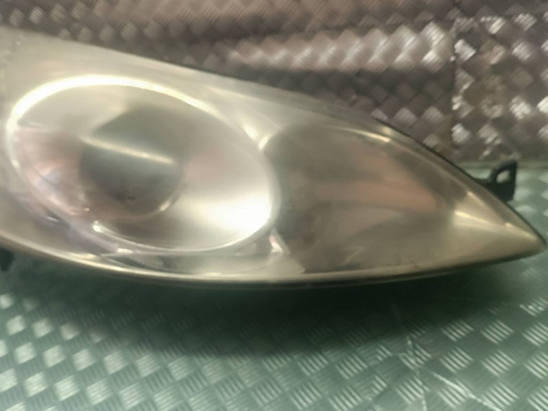 Recambio de faro derecho para peugeot 407 referencia OEM IAM 0301213202 966023598002 7 PINES