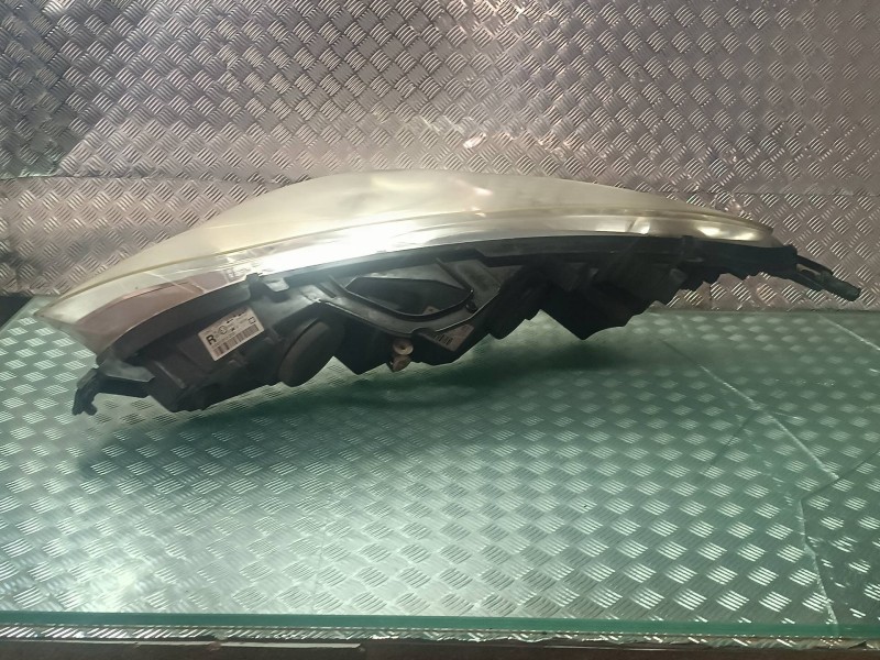 Recambio de faro derecho para peugeot 407 referencia OEM IAM 0301213202 966023598002 7 PINES