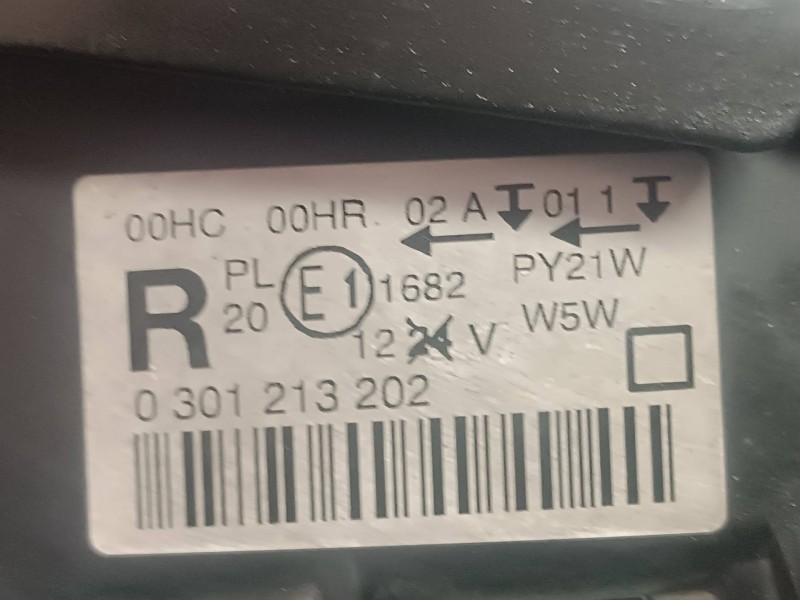 Recambio de faro derecho para peugeot 407 referencia OEM IAM 0301213202 966023598002 7 PINES