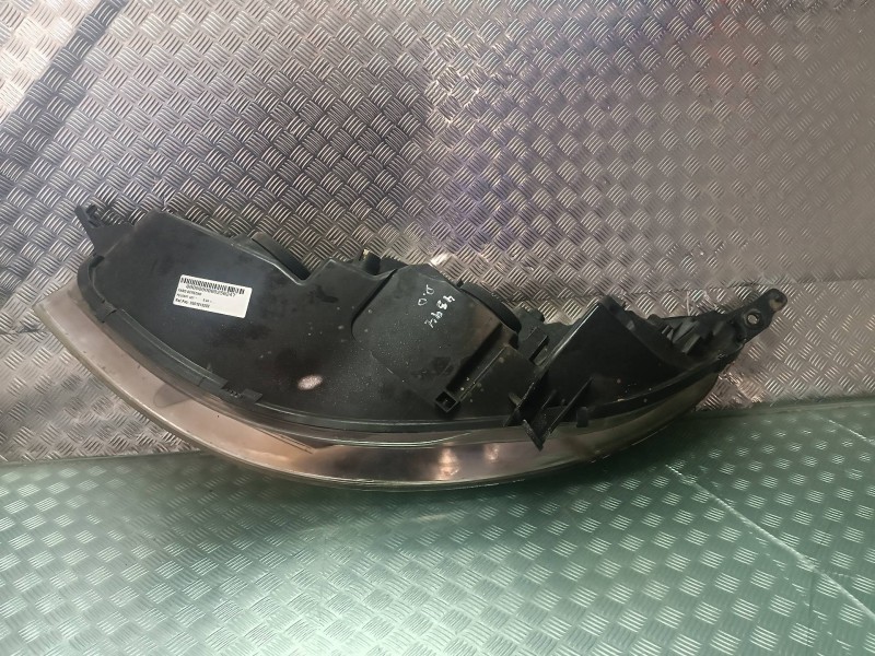 Recambio de faro derecho para peugeot 407 referencia OEM IAM 0301213202 966023598002 7 PINES