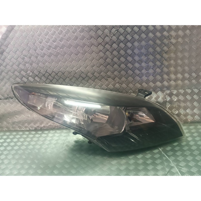 Recambio de faro derecho para renault megane iii berlina 5 p referencia OEM IAM 260103187R 030124420400 1305239314