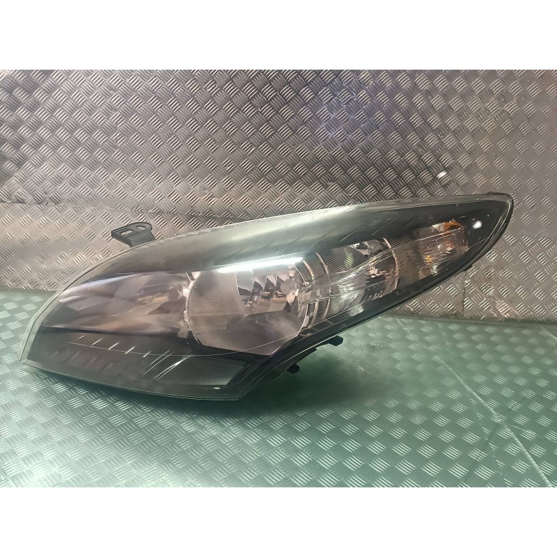 Recambio de faro izquierdo para renault megane iii berlina 5 p referencia OEM IAM 260602446R 030124420300 1305630711