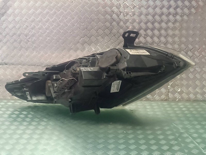 Recambio de faro izquierdo para renault megane iii berlina 5 p referencia OEM IAM 260602446R 030124420300 1305630711