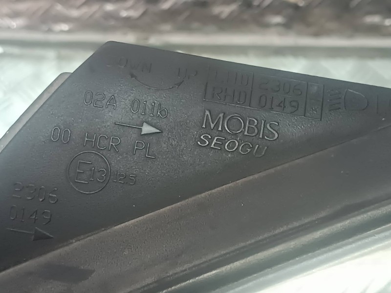 Recambio de faro izquierdo para kia cee´d referencia OEM IAM 921011H000 00954701 6 PINES