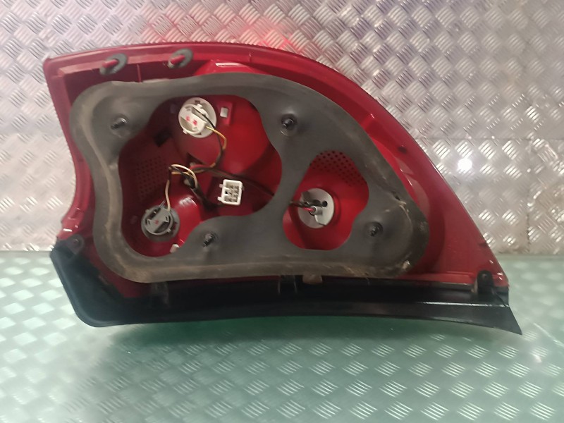 Recambio de piloto trasero izquierdo para kia cee´d referencia OEM IAM 165605L  5 PINES