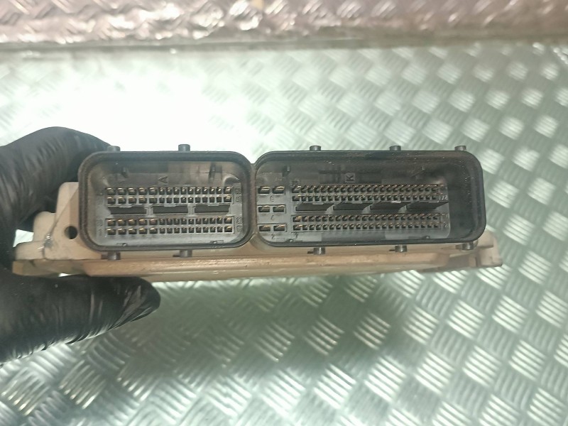 Recambio de centralita motor uce para kia cee´d referencia OEM IAM 0281013569 391032A710 BOSCH