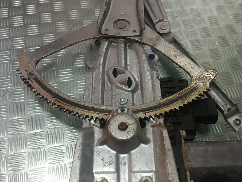 Recambio de elevalunas delantero izquierdo para opel zafira a referencia OEM IAM 994886102 0130821454 ELECTRICO