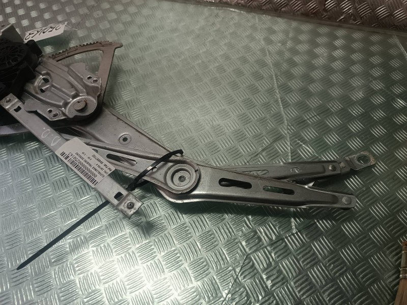 Recambio de elevalunas trasero derecho para opel zafira a referencia OEM IAM 994887102 0130821456 ELECTRICO