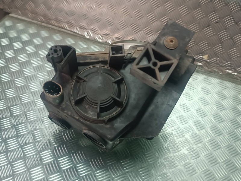 Recambio de faro antiniebla derecho para opel zafira a referencia OEM IAM 62101R 24462134 2 PINES