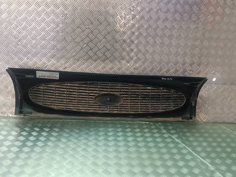 Recambio de rejilla delantera para ford fiesta berlina referencia OEM IAM 96FB8200ACW  96FB8A133AC