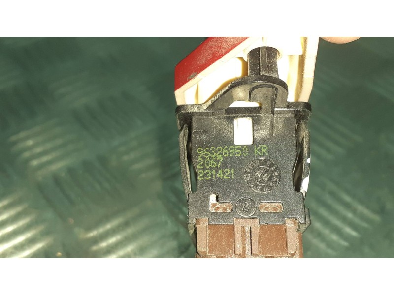 Recambio de warning para citroen c5 berlina referencia OEM IAM 96326950KR 231421 3 PINES