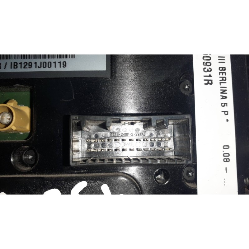 Recambio de pantalla multifuncion para renault megane iii berlina 5 p referencia OEM IAM 259150931R 682470010R 281199664