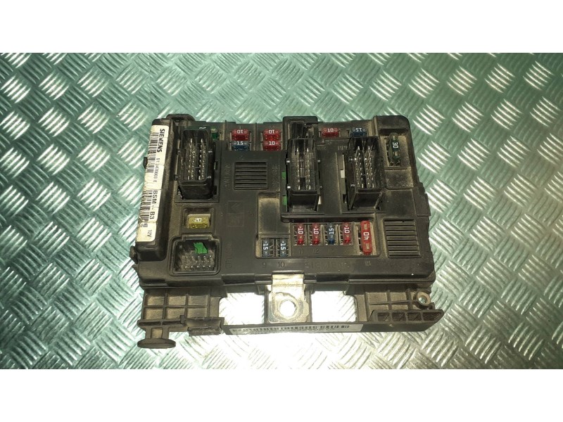 Recambio de caja reles / fusibles para citroen c5 berlina referencia OEM IAM S118470003E BSM B3 964349888000