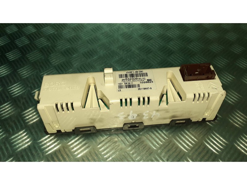 Recambio de pantalla multifuncion para citroen c5 berlina referencia OEM IAM 9663230980 1026623 12 PINES