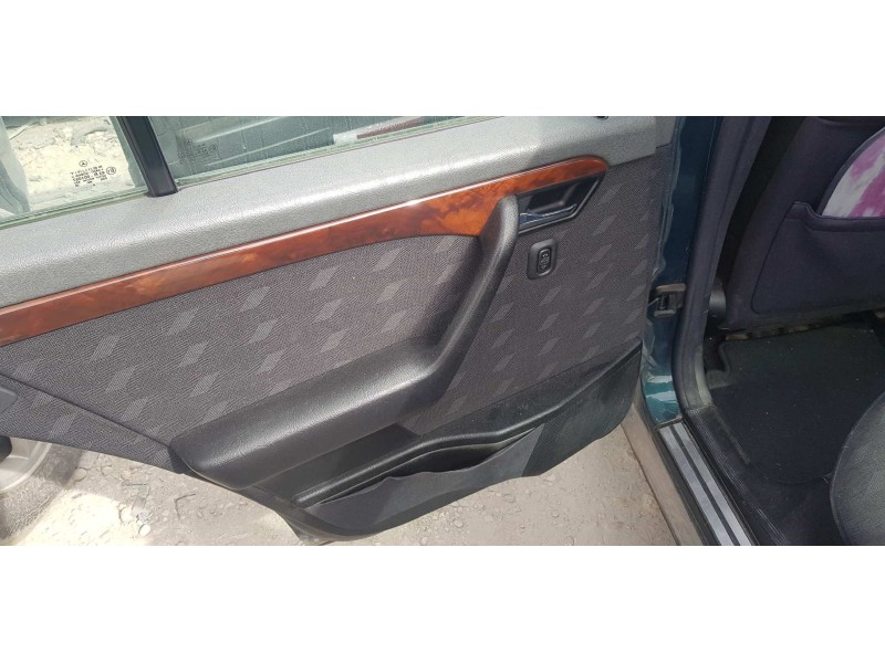 mercedes-benz clase c (w202) berlina del año 1998