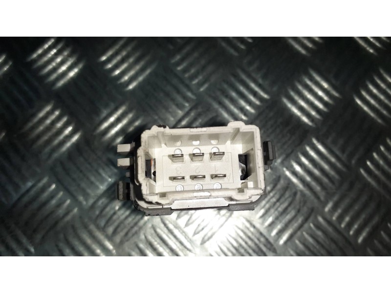 Recambio de interruptor para nissan qashqai (j10) referencia OEM IAM 2808203 6 PINES CIERRE PUERTAS