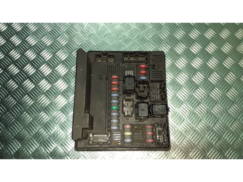 Recambio de caja reles / fusibles para nissan qashqai (j10) referencia OEM IAM 284B7JD00B 519228324 1018283491