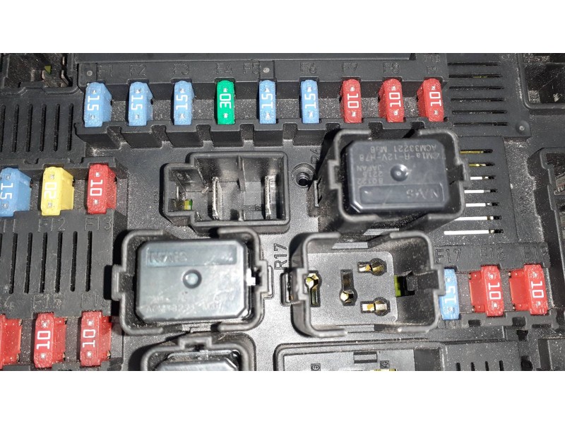 Recambio de caja reles / fusibles para nissan qashqai (j10) referencia OEM IAM 284B7JD00B 519228324 1018283491