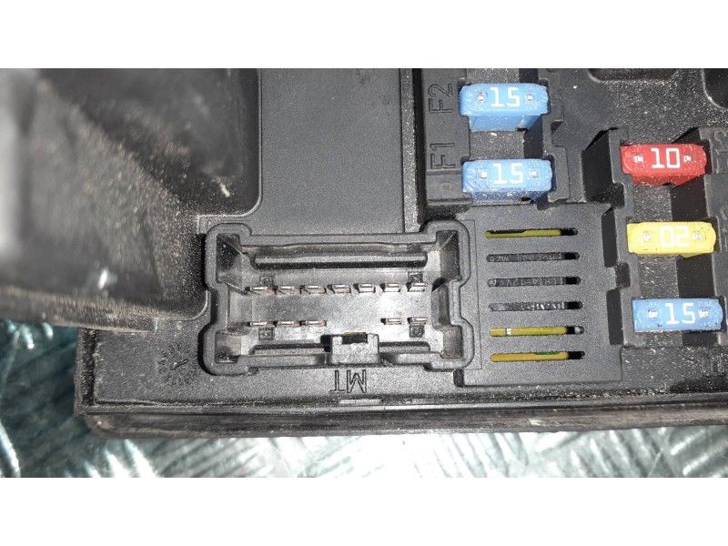Recambio de caja reles / fusibles para nissan qashqai (j10) referencia OEM IAM 284B7JD00B 519228324 1018283491