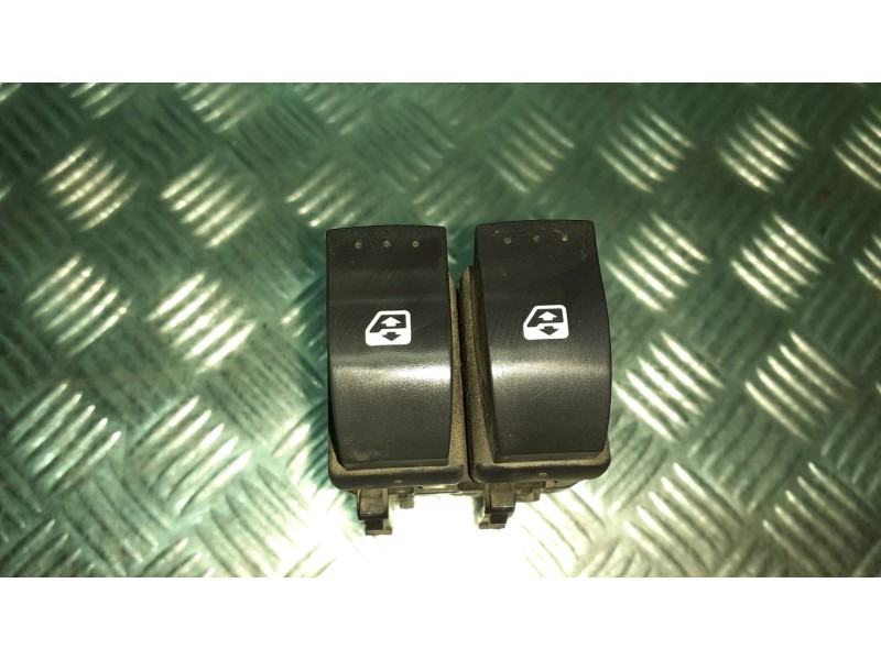 Recambio de mando elevalunas delantero izquierdo para renault scenic ii referencia OEM IAM   10 PINES