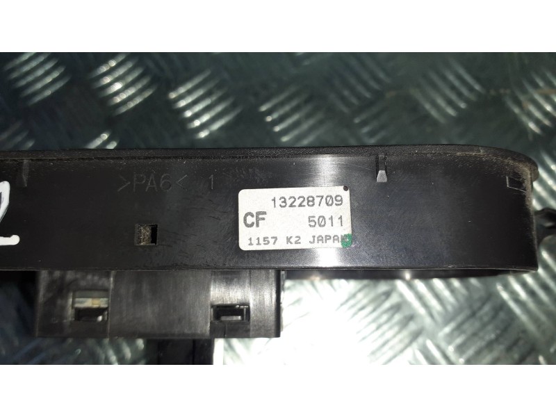 Recambio de mando elevalunas delantero derecho para opel zafira b enjoy referencia OEM IAM 13228709 1157K2 6 PINES