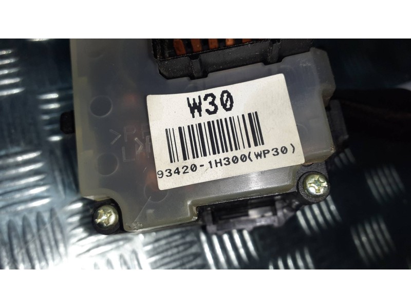 Recambio de mando limpia para kia cee´d referencia OEM IAM 934201H300 3693PALHD2 W30