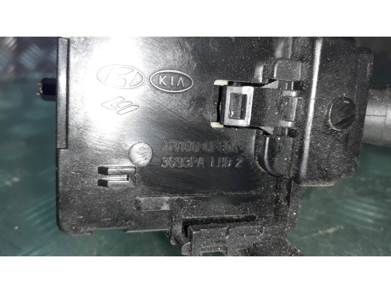 Recambio de mando limpia para kia cee´d referencia OEM IAM 934201H300 3693PALHD2 W30