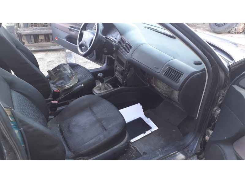 volkswagen golf iv berlina (1j1) del año 2002