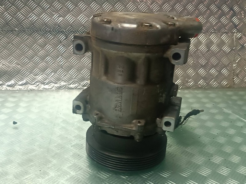Recambio de compresor aire acondicionado para dacia logan referencia OEM IAM 8200117767 6420405524 SANDEN