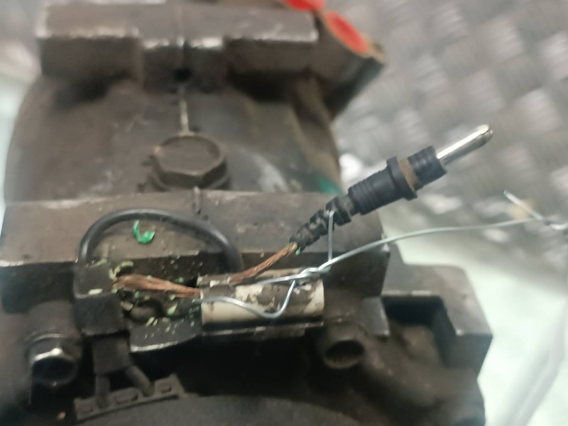 Recambio de compresor aire acondicionado para dacia logan referencia OEM IAM 8200117767 6420405524 SANDEN