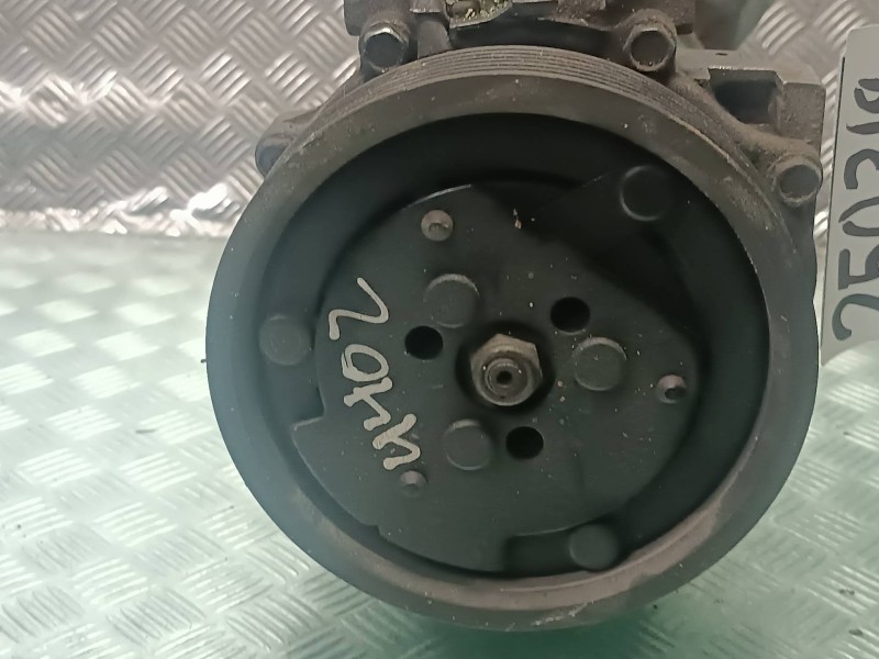 Recambio de compresor aire acondicionado para dacia logan referencia OEM IAM 8200117767 6420405524 SANDEN