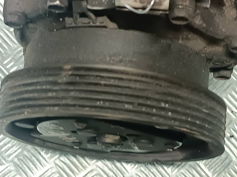 Recambio de compresor aire acondicionado para dacia logan referencia OEM IAM 8200117767 6420405524 SANDEN