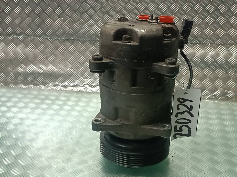 Recambio de compresor aire acondicionado para volkswagen golf iv berlina (1j1) referencia OEM IAM   2 PINES