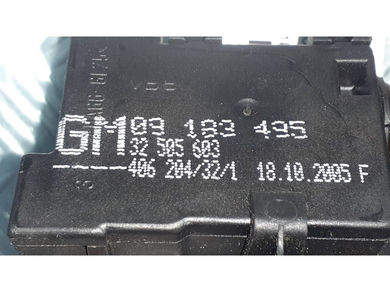 Recambio de maneta exterior porton para opel meriva cosmo referencia OEM IAM 09183495 13168316 13168319