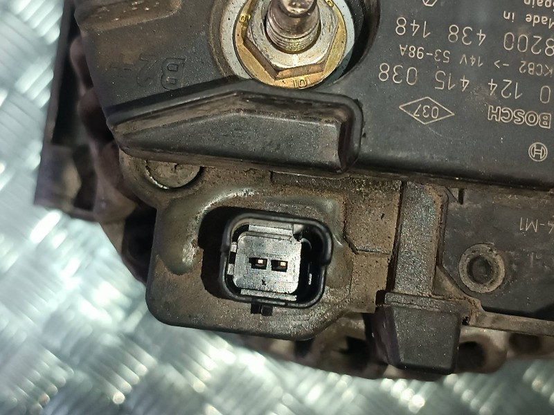 Recambio de alternador para dacia logan referencia OEM IAM 8200438148 0124415038 98A