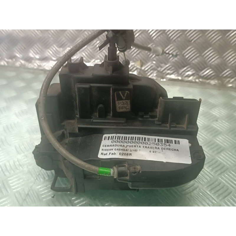 Recambio de cerradura puerta trasera derecha para nissan qashqai (j10) referencia OEM IAM 0208R CONECTOR 3 PINES ELECTRICA