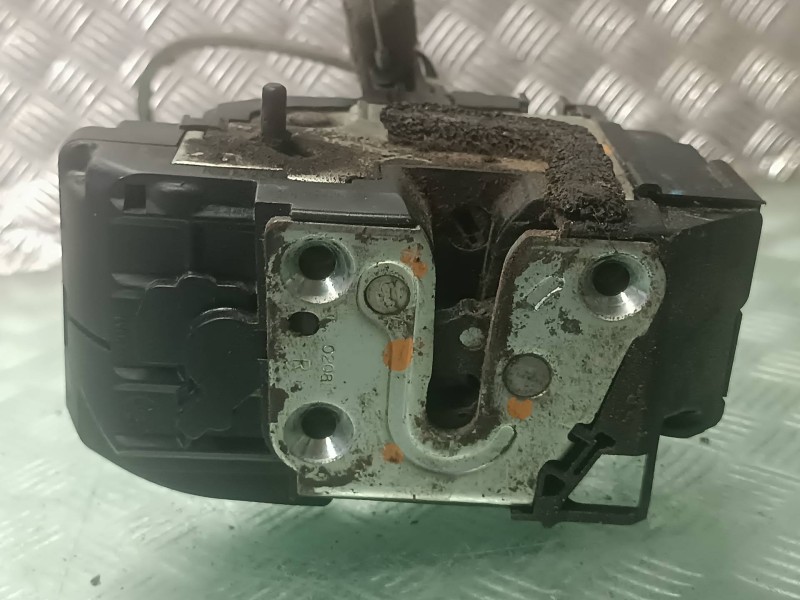 Recambio de cerradura puerta trasera derecha para nissan qashqai (j10) referencia OEM IAM 0208R CONECTOR 3 PINES ELECTRICA