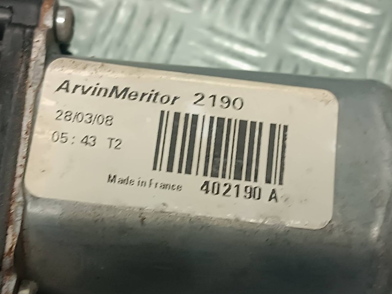 Recambio de elevalunas trasero derecho para nissan qashqai (j10) referencia OEM IAM 119767 402190A ELECTRICO