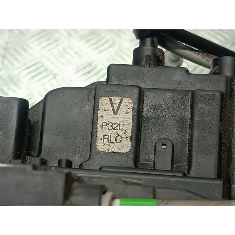 Recambio de cerradura puerta trasera izquierda para nissan qashqai (j10) referencia OEM IAM P32LRL0 CONECTOR 3 PINES ELECTRICA