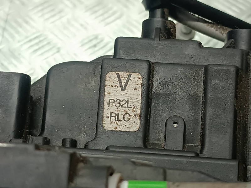 Recambio de cerradura puerta trasera izquierda para nissan qashqai (j10) referencia OEM IAM P32LRL0 CONECTOR 3 PINES ELECTRICA