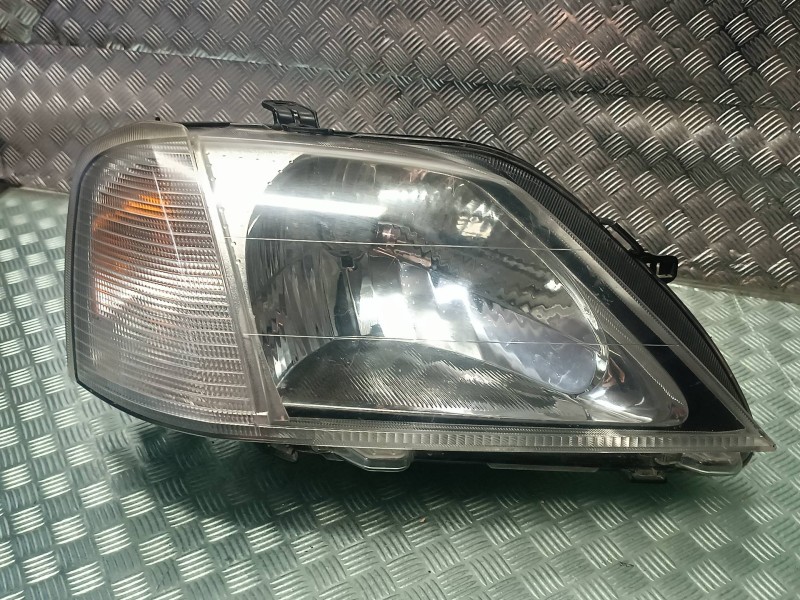 Recambio de faro derecho para dacia logan referencia OEM IAM 085511153 5511153R 02316765