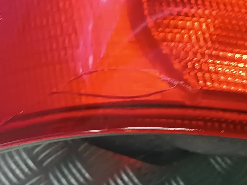 Recambio de piloto trasero izquierdo para dacia logan referencia OEM IAM 8200211020 89030065 62420802