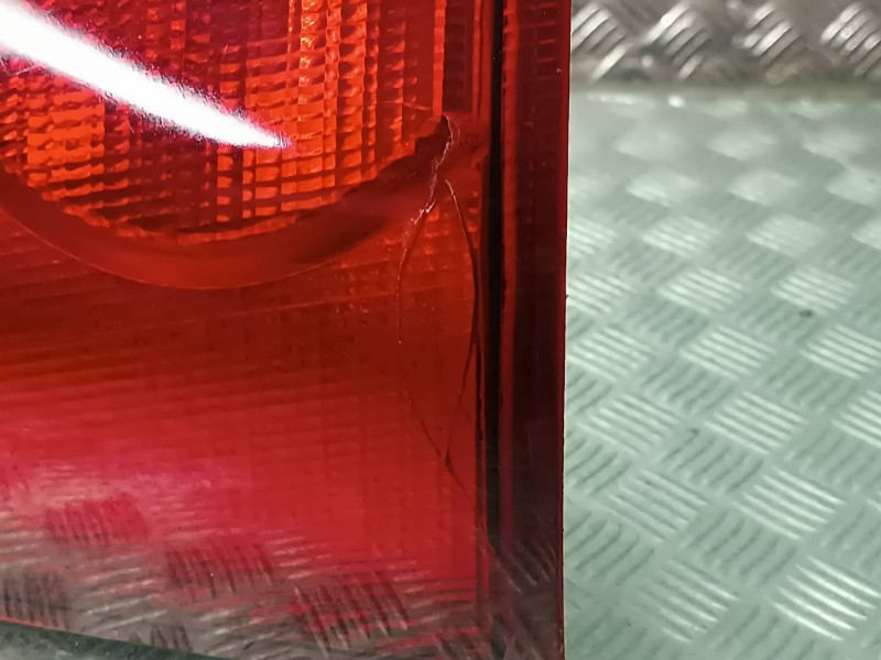 Recambio de piloto trasero izquierdo para dacia logan referencia OEM IAM 8200211020 89030065 62420802