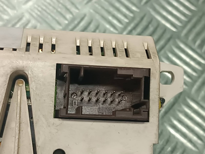 Recambio de pantalla multifuncion para citroen c5 break referencia OEM IAM 9657882880 102477704 